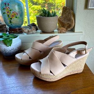 Clarks Size 7 Taupe Tan Wedge Heels